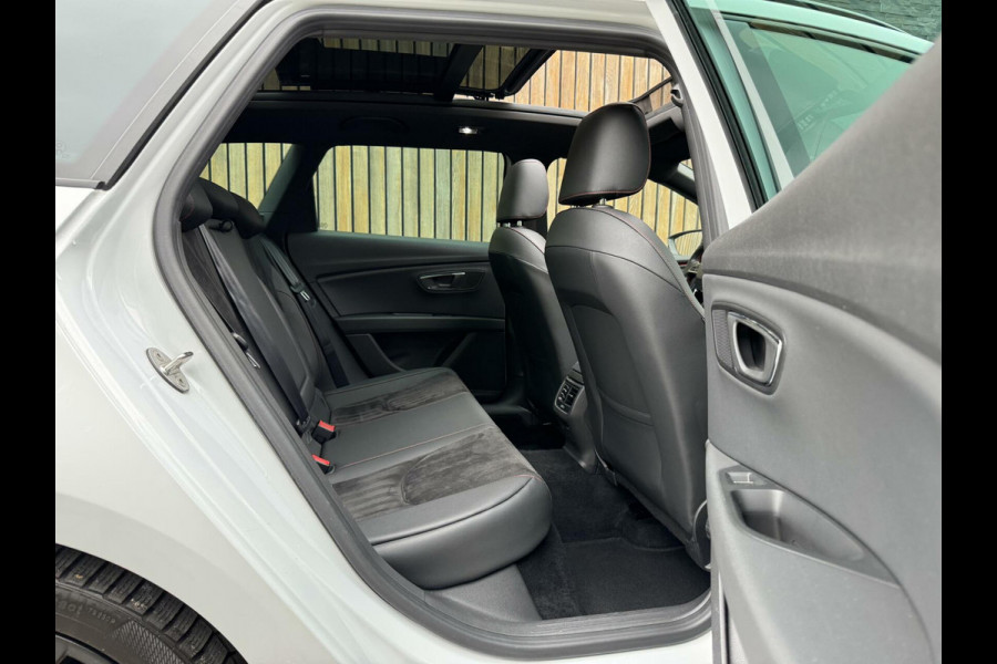 Seat León ST 1.5 TSI FR Ultimate Edition Black Automaat | Panoramadak | Leer/alcantara bekleding | Beats Audio | Sfeerverlichting | DCC | Key