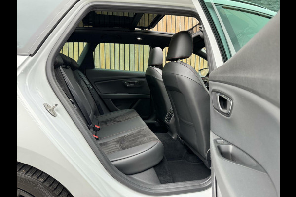 Seat León ST 1.5 TSI FR Ultimate Edition Black Automaat | Panoramadak | Leer/alcantara bekleding | Beats Audio | Sfeerverlichting | DCC | Key