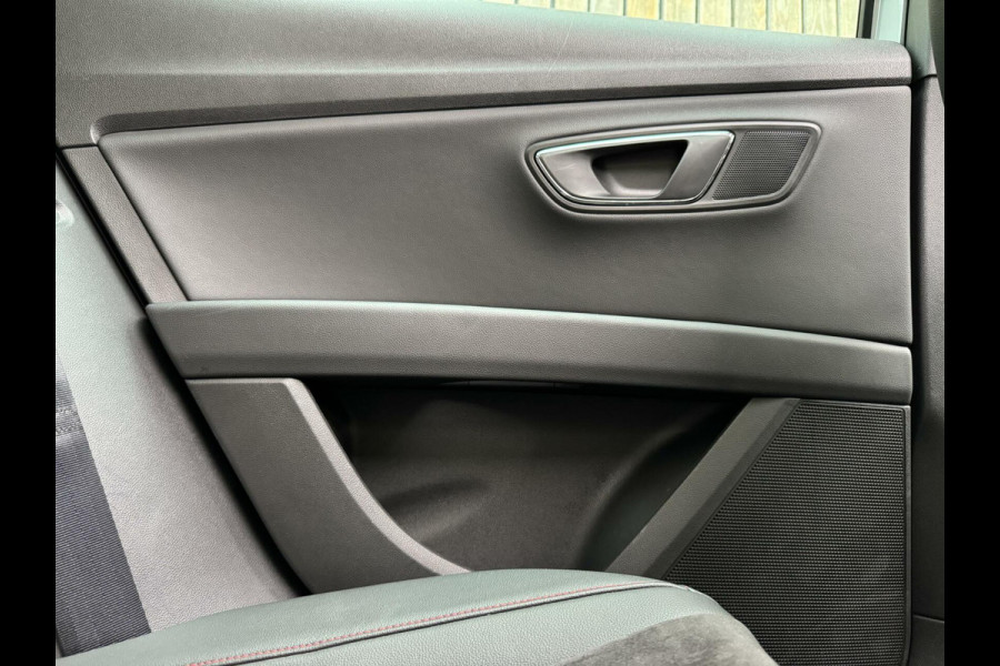 Seat León ST 1.5 TSI FR Ultimate Edition Black Automaat | Panoramadak | Leer/alcantara bekleding | Beats Audio | Sfeerverlichting | DCC | Key
