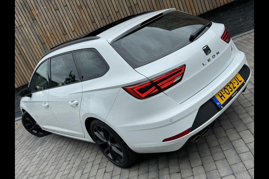 Seat León ST 1.5 TSI FR Ultimate Edition Black Automaat | Panoramadak | Leer/alcantara bekleding | Beats Audio | Sfeerverlichting | DCC | Key