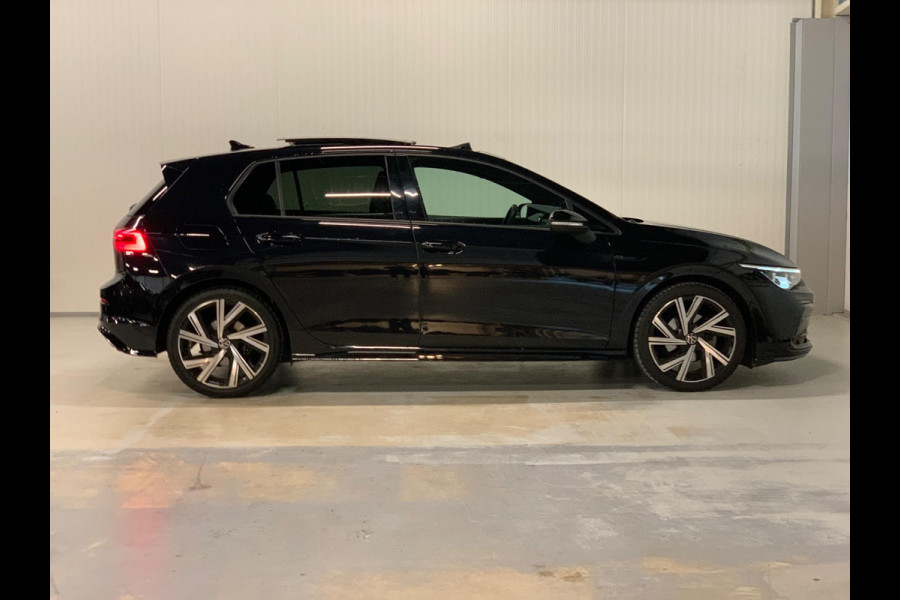 Volkswagen Golf 1.5 eTSI R-Line | NAP | 3x R-LINE | PANO | IQ LIGHTS