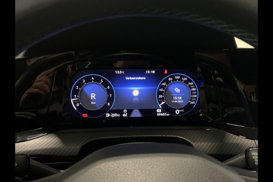 Volkswagen Golf 1.5 eTSI R-Line | NAP | 3x R-LINE | PANO | IQ LIGHTS