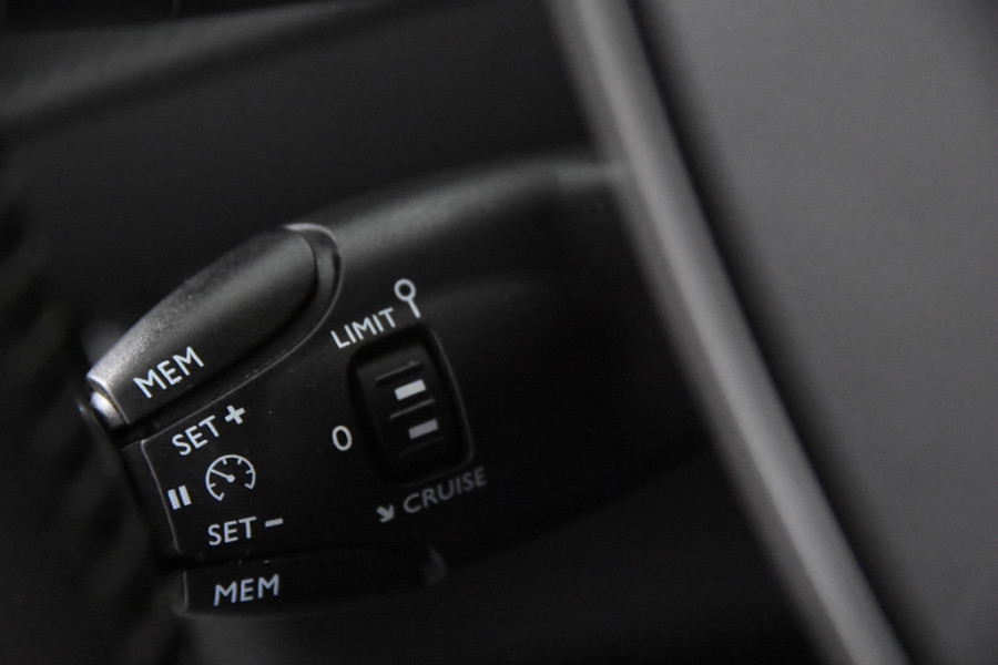 Peugeot 208 *1ste Eigenaar*Navigatie*DAB*Park assist*