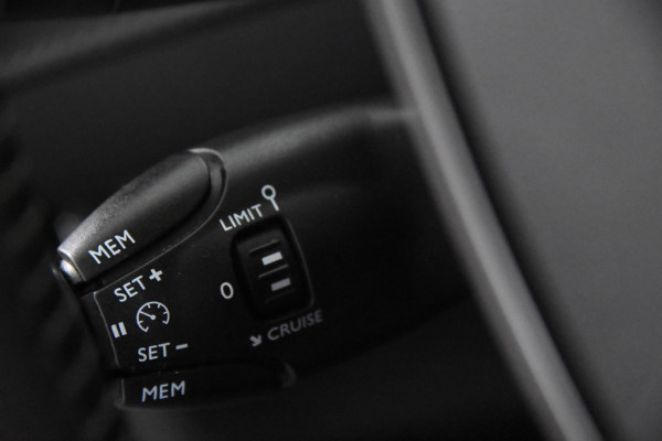 Peugeot 208 *1ste Eigenaar*Navigatie*DAB*Park assist*