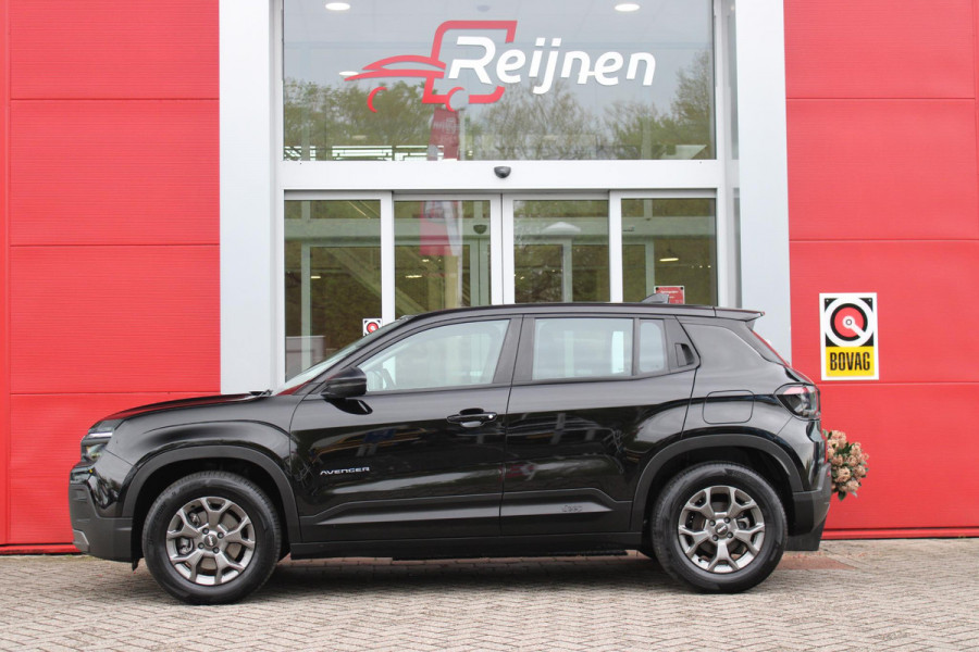 Jeep Avenger LONGTITUDE 156PK 54 kWh | NAVIGATIE | DRAADLOZE APPLE CARPLAY/ANDROID AUTO | KEYLESS ENTRY/START | CRUISE CONTROL | PARKEERSENSOREN ACHTER | DAB+ RADIO | CLIMATE CONTROL | DRAADLOZE TELEFOONLADER | LED KOPLAMPEN |
