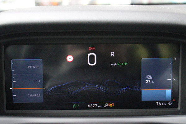Jeep Avenger LONGTITUDE 156PK 54 kWh | NAVIGATIE | DRAADLOZE APPLE CARPLAY/ANDROID AUTO | KEYLESS ENTRY/START | CRUISE CONTROL | PARKEERSENSOREN ACHTER | DAB+ RADIO | CLIMATE CONTROL | DRAADLOZE TELEFOONLADER | LED KOPLAMPEN |