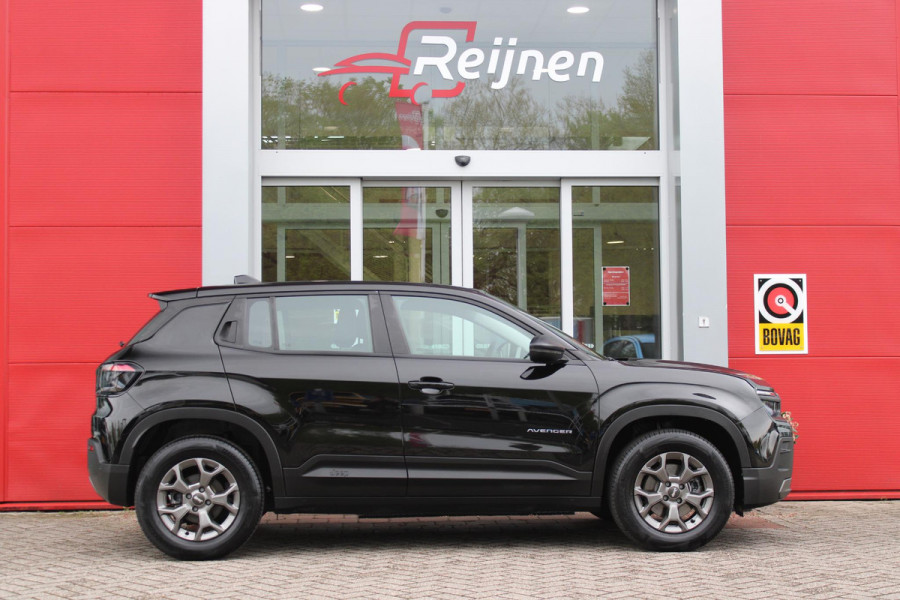 Jeep Avenger LONGTITUDE 156PK 54 kWh | NAVIGATIE | DRAADLOZE APPLE CARPLAY/ANDROID AUTO | KEYLESS ENTRY/START | CRUISE CONTROL | PARKEERSENSOREN ACHTER | DAB+ RADIO | CLIMATE CONTROL | DRAADLOZE TELEFOONLADER | LED KOPLAMPEN |
