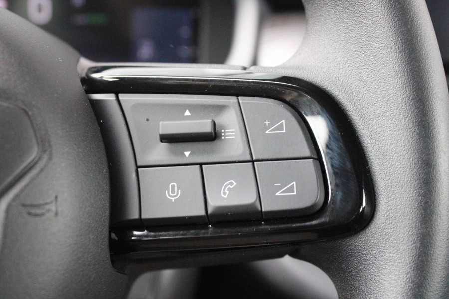 Jeep Avenger LONGTITUDE 156PK 54 kWh | NAVIGATIE | DRAADLOZE APPLE CARPLAY/ANDROID AUTO | KEYLESS ENTRY/START | CRUISE CONTROL | PARKEERSENSOREN ACHTER | DAB+ RADIO | CLIMATE CONTROL | DRAADLOZE TELEFOONLADER | LED KOPLAMPEN |