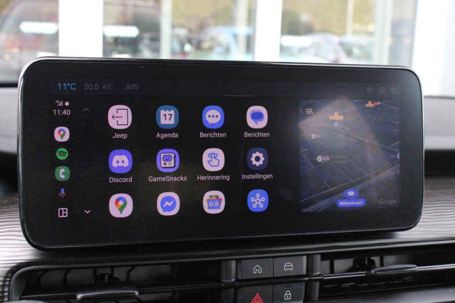 Jeep Avenger LONGTITUDE 156PK 54 kWh | NAVIGATIE | DRAADLOZE APPLE CARPLAY/ANDROID AUTO | KEYLESS ENTRY/START | CRUISE CONTROL | PARKEERSENSOREN ACHTER | DAB+ RADIO | CLIMATE CONTROL | DRAADLOZE TELEFOONLADER | LED KOPLAMPEN |