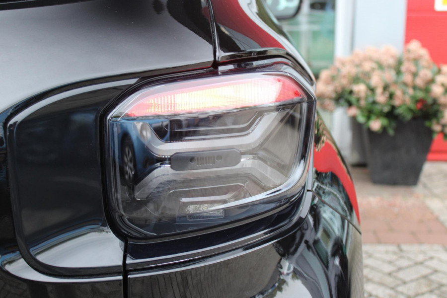 Jeep Avenger LONGTITUDE 156PK 54 kWh | NAVIGATIE | DRAADLOZE APPLE CARPLAY/ANDROID AUTO | KEYLESS ENTRY/START | CRUISE CONTROL | PARKEERSENSOREN ACHTER | DAB+ RADIO | CLIMATE CONTROL | DRAADLOZE TELEFOONLADER | LED KOPLAMPEN |