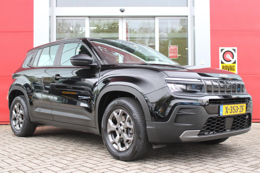 Jeep Avenger LONGTITUDE 156PK 54 kWh | NAVIGATIE | DRAADLOZE APPLE CARPLAY/ANDROID AUTO | KEYLESS ENTRY/START | CRUISE CONTROL | PARKEERSENSOREN ACHTER | DAB+ RADIO | CLIMATE CONTROL | DRAADLOZE TELEFOONLADER | LED KOPLAMPEN |