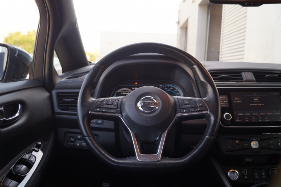 Nissan Leaf N-Connecta 40kWh -NAVI-ECC-PDC-CAM-