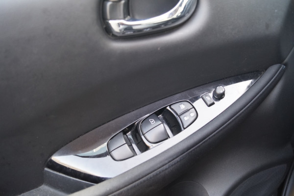 Nissan Leaf N-Connecta 40kWh -NAVI-ECC-PDC-CAM-
