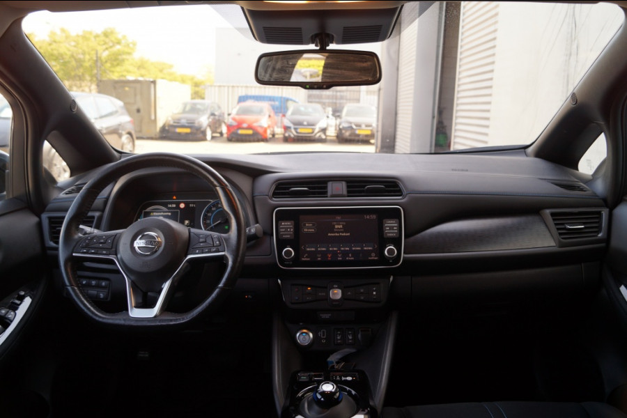 Nissan Leaf N-Connecta 40kWh -NAVI-ECC-PDC-CAM-