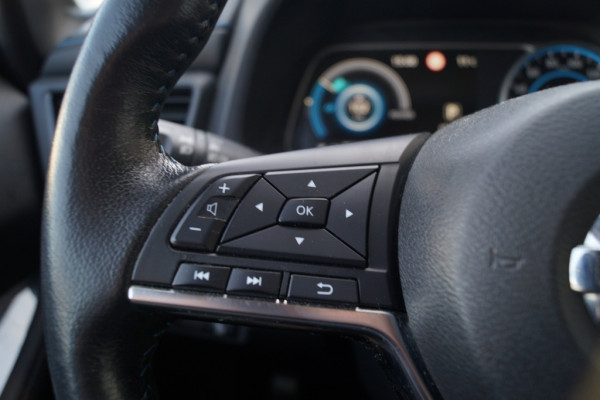 Nissan Leaf N-Connecta 40kWh -NAVI-ECC-PDC-CAM-