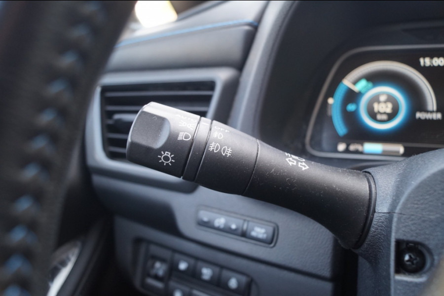 Nissan Leaf N-Connecta 40kWh -NAVI-ECC-PDC-CAM-
