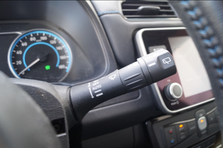 Nissan Leaf N-Connecta 40kWh -NAVI-ECC-PDC-CAM-