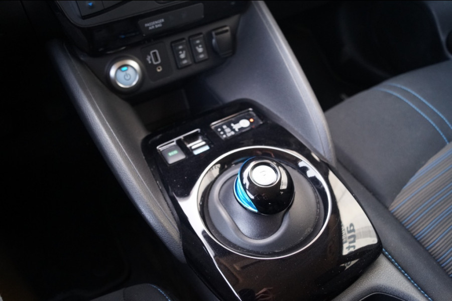 Nissan Leaf N-Connecta 40kWh -NAVI-ECC-PDC-CAM-