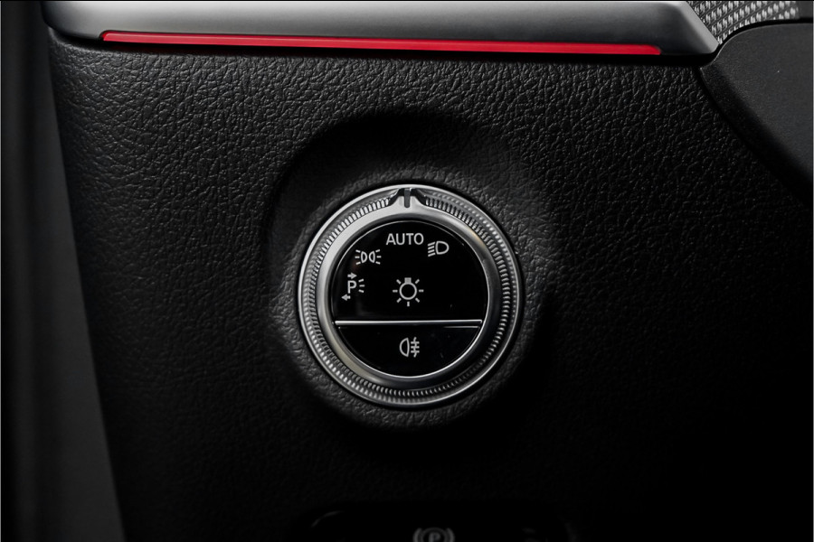 Mercedes-Benz C-Klasse Estate 300 e AMG Line Night Pano Memory Seats 1e Eig