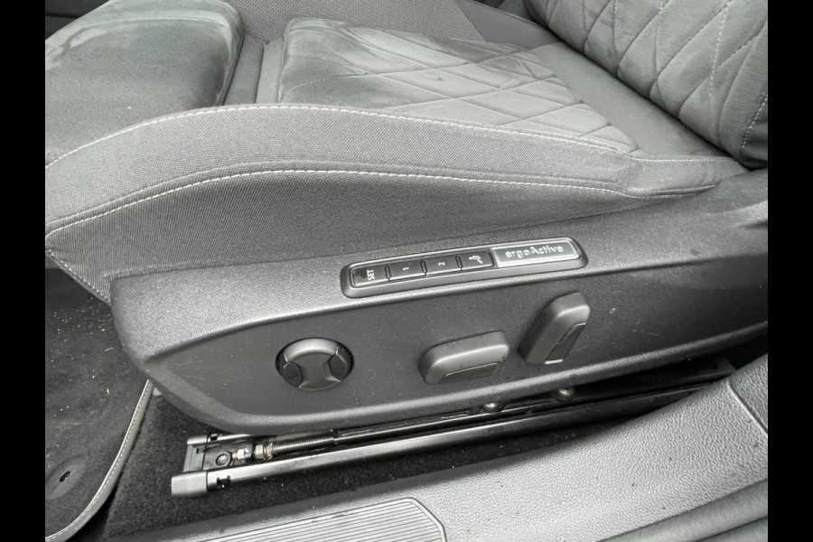 Volkswagen Golf 1.5 eTSI Style