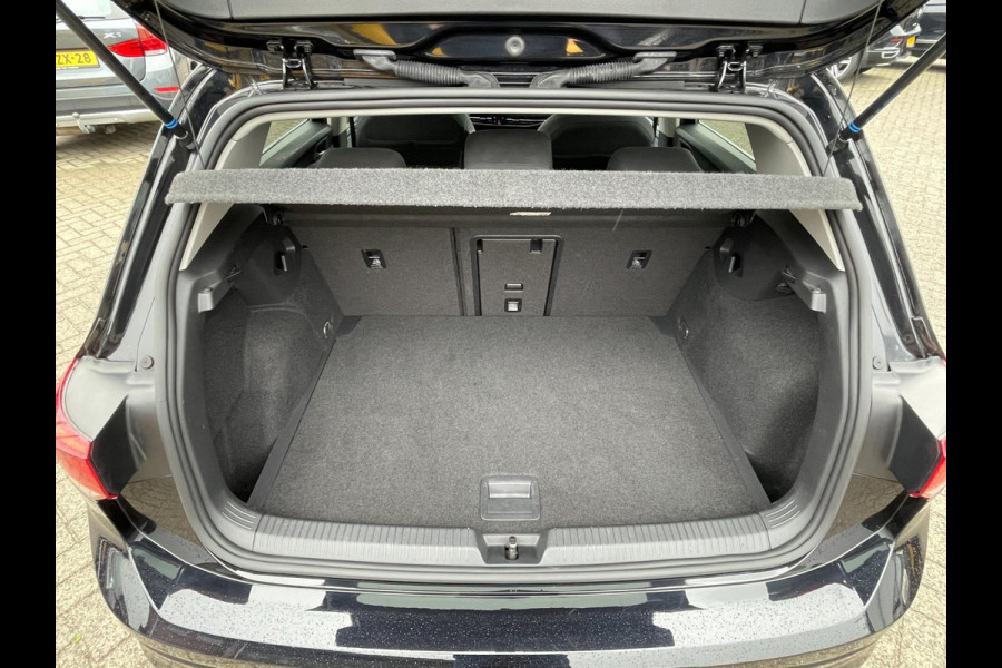 Volkswagen Golf 1.5 eTSI Style