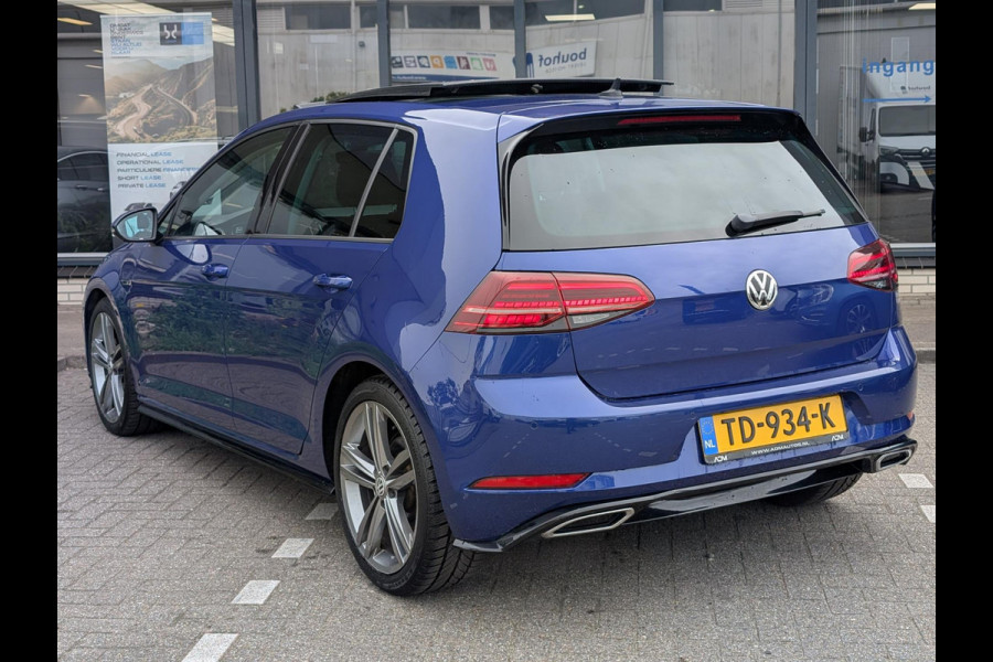 Volkswagen Golf 1.5 TSI Highline Business R / PANO / XENON