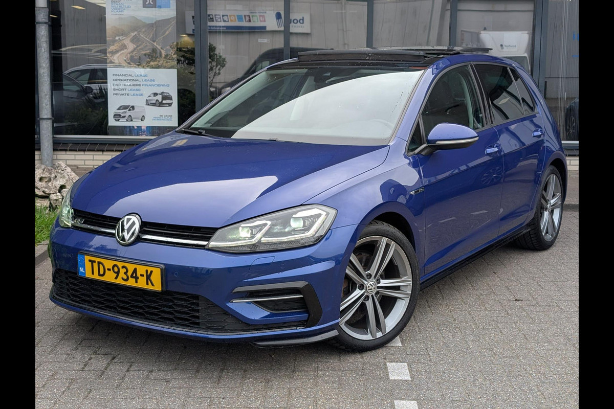 Volkswagen Golf 1.5 TSI Highline Business R / PANO / XENON Volkswagen Golf 1.5 TSI Highline Business R / PANO / XENON