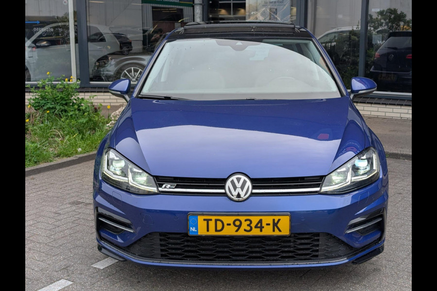Volkswagen Golf 1.5 TSI Highline Business R / PANO / XENON
