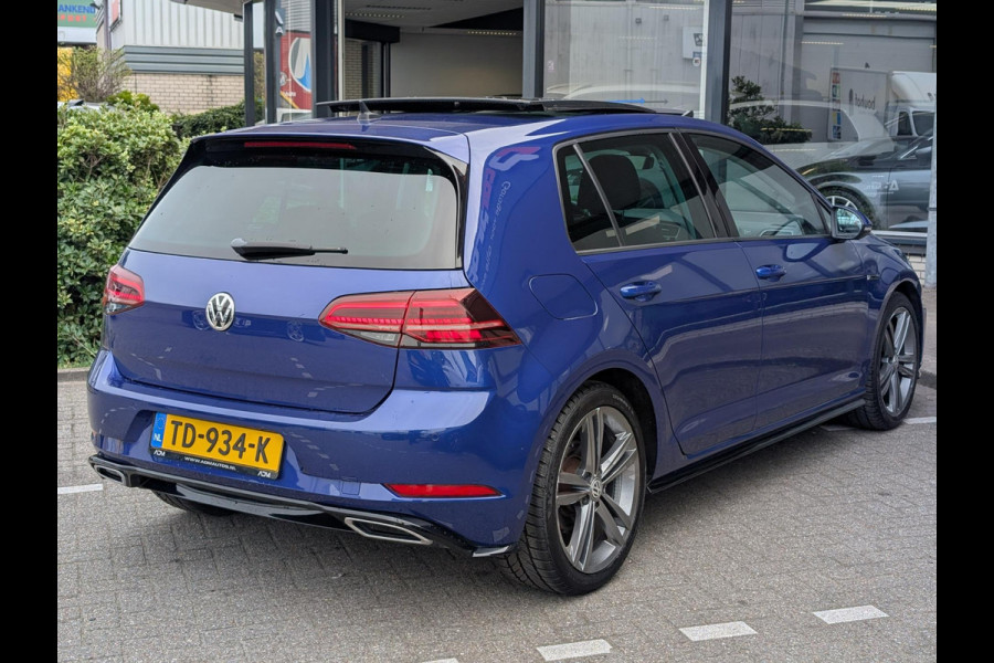 Volkswagen Golf 1.5 TSI Highline Business R / PANO / XENON