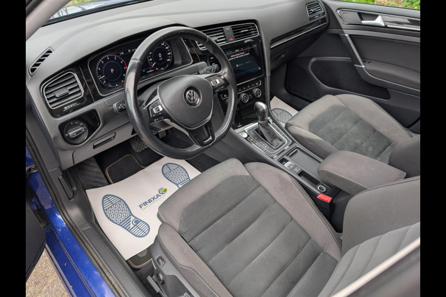 Volkswagen Golf 1.5 TSI Highline Business R / PANO / XENON