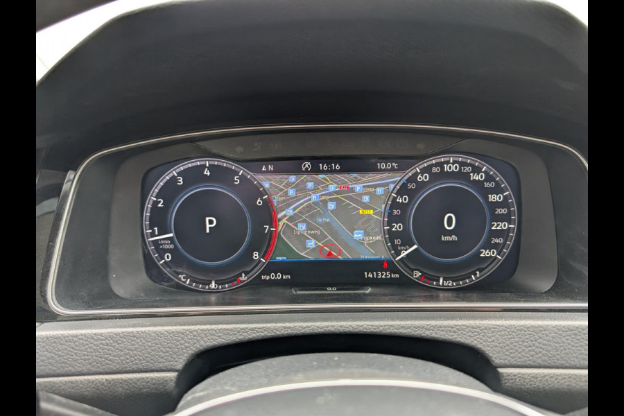 Volkswagen Golf 1.5 TSI Highline Business R / PANO / XENON