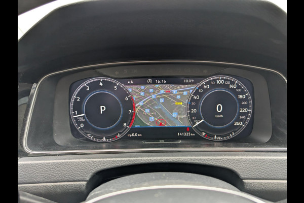 Volkswagen Golf 1.5 TSI Highline Business R / PANO / XENON