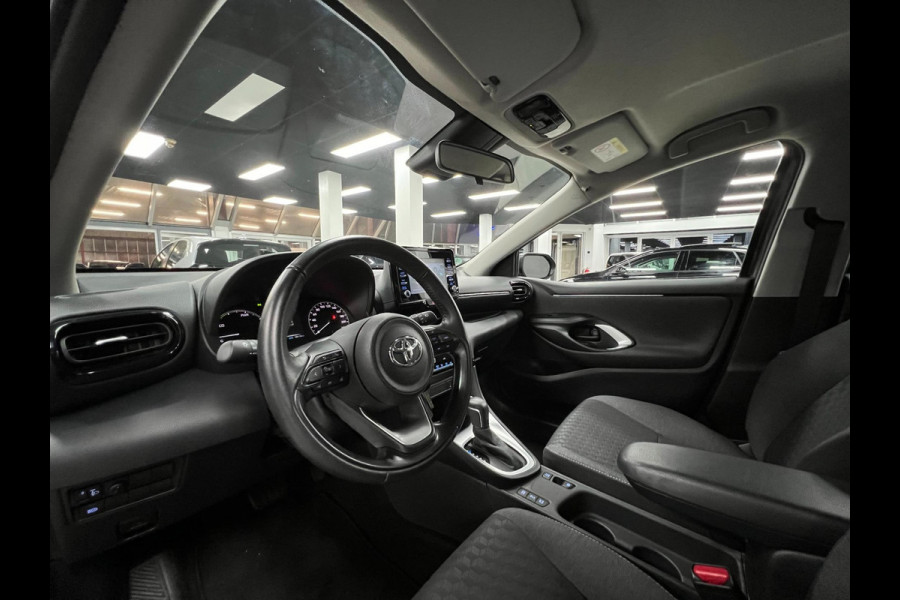 Toyota Yaris 1.5 Hybrid | Lane | Carplay | Cam | Cruise |PDC