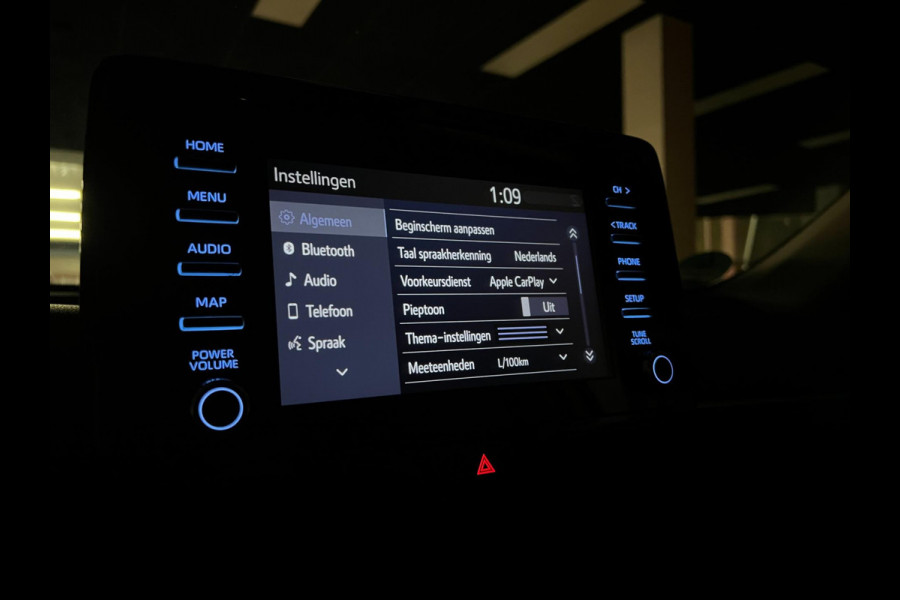 Toyota Yaris 1.5 Hybrid | Lane | Carplay | Cam | Cruise |PDC