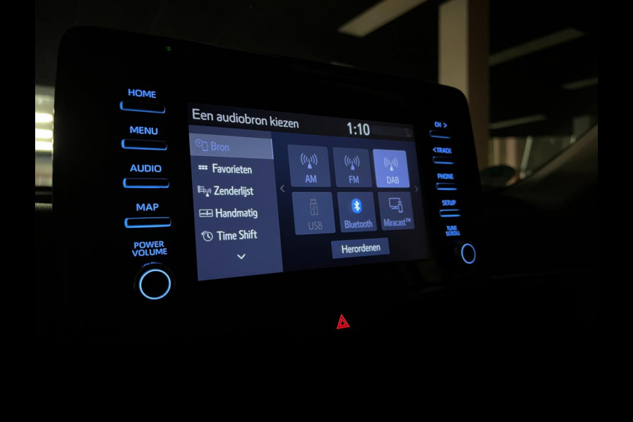 Toyota Yaris 1.5 Hybrid | Lane | Carplay | Cam | Cruise |PDC
