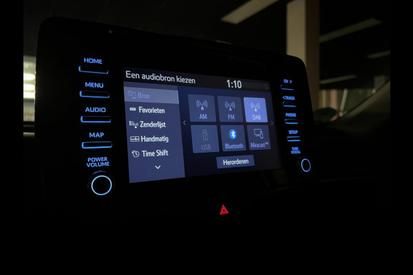 Toyota Yaris 1.5 Hybrid | Lane | Carplay | Cam | Cruise |PDC