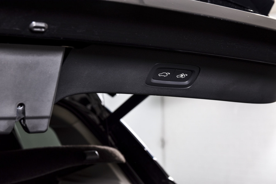 Lynk & Co 01 1.5 PHEV 261PK MY22 | 360 Camera | S/K-panodak | Adapt. Cruise | Memory | Elek. klep | LM 20" | 3846