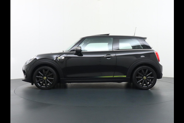 MINI Mini Electric Yours 33 kWh 3 FASE OPLADEN SOH 97% | PANO DAK | STOELVERARMING | CAMERA | APPLE CARPLAY | NAVI | FULL LED | KEYLES | 12M MND BOVAG GARANTIE