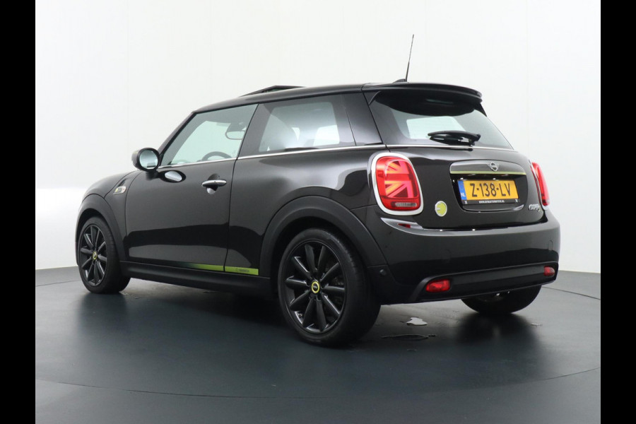 MINI Mini Electric Yours 33 kWh 3 FASE OPLADEN SOH 97% | PANO DAK | STOELVERARMING | CAMERA | APPLE CARPLAY | NAVI | FULL LED | KEYLES | 12M MND BOVAG GARANTIE