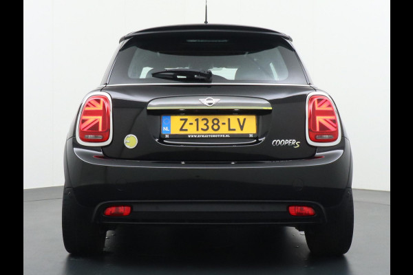 MINI Mini Electric Yours 33 kWh 3 FASE OPLADEN SOH 97% | PANO DAK | STOELVERARMING | CAMERA | APPLE CARPLAY | NAVI | FULL LED | KEYLES | 12M MND BOVAG GARANTIE