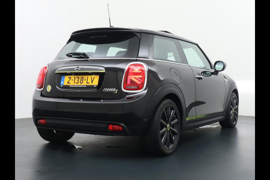 MINI Mini Electric Yours 33 kWh 3 FASE OPLADEN SOH 97% | PANO DAK | STOELVERARMING | CAMERA | APPLE CARPLAY | NAVI | FULL LED | KEYLES | 12M MND BOVAG GARANTIE