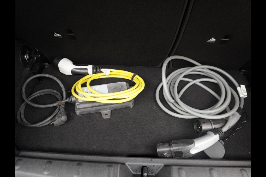MINI Mini Electric Yours 33 kWh 3 FASE OPLADEN SOH 97% | PANO DAK | STOELVERARMING | CAMERA | APPLE CARPLAY | NAVI | FULL LED | KEYLES | 12M MND BOVAG GARANTIE