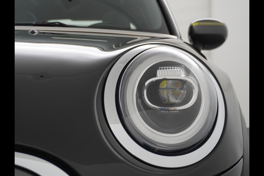 MINI Mini Electric Yours 33 kWh 3 FASE OPLADEN SOH 97% | PANO DAK | STOELVERARMING | CAMERA | APPLE CARPLAY | NAVI | FULL LED | KEYLES | 12M MND BOVAG GARANTIE
