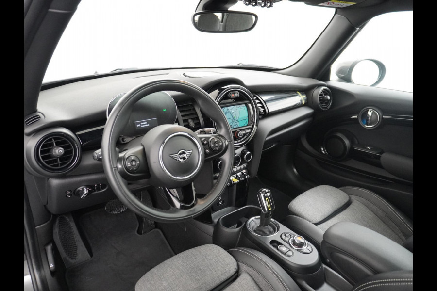 MINI Mini Electric Yours 33 kWh 3 FASE OPLADEN SOH 97% | PANO DAK | STOELVERARMING | CAMERA | APPLE CARPLAY | NAVI | FULL LED | KEYLES | 12M MND BOVAG GARANTIE