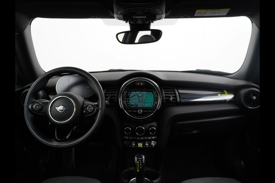 MINI Mini Electric Yours 33 kWh 3 FASE OPLADEN SOH 97% | PANO DAK | STOELVERARMING | CAMERA | APPLE CARPLAY | NAVI | FULL LED | KEYLES | 12M MND BOVAG GARANTIE
