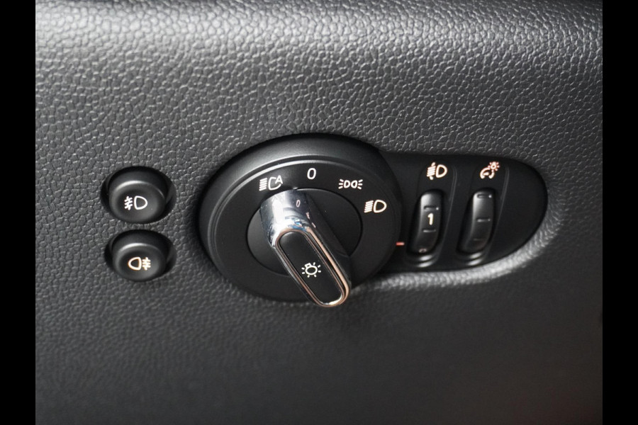 MINI Mini Electric Yours 33 kWh 3 FASE OPLADEN SOH 97% | PANO DAK | STOELVERARMING | CAMERA | APPLE CARPLAY | NAVI | FULL LED | KEYLES | 12M MND BOVAG GARANTIE