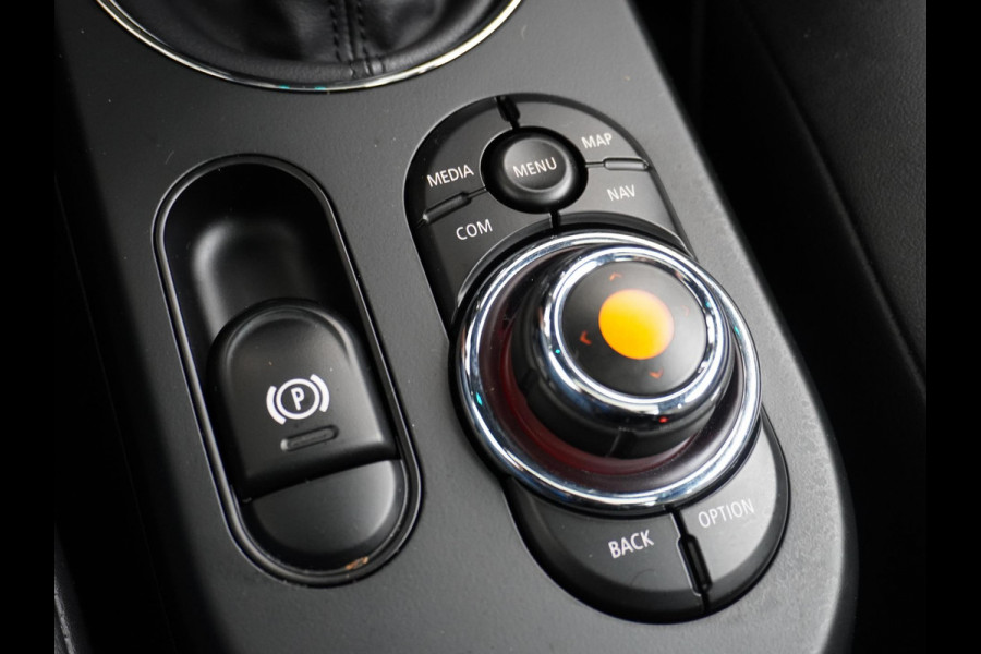 MINI Mini Electric Yours 33 kWh 3 FASE OPLADEN SOH 97% | PANO DAK | STOELVERARMING | CAMERA | APPLE CARPLAY | NAVI | FULL LED | KEYLES | 12M MND BOVAG GARANTIE