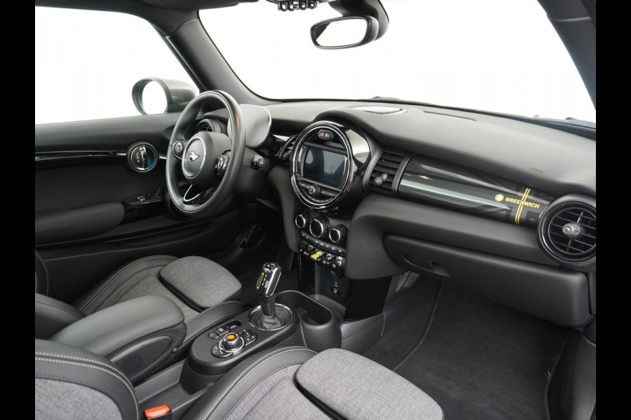 MINI Mini Electric Yours 33 kWh 3 FASE OPLADEN SOH 97% | PANO DAK | STOELVERARMING | CAMERA | APPLE CARPLAY | NAVI | FULL LED | KEYLES | 12M MND BOVAG GARANTIE