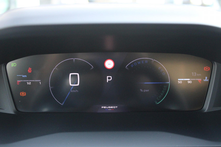 Peugeot 2008 1.2 Hybrid 136PK AUTOMAAT ALLURE | NIEUWE AUTO! | KEYLESS ENTRY/START | PARKEERSENSOREN VOOR + ACHTER  | 17" LICHTMETALEN VELGEN | ADAPTIVE CRUISE CONTROL | CLIMATE CONTROL | STOEL VERWARMING | DRAADLOZE APPLE CARPLAY/ANDROID AUTO |