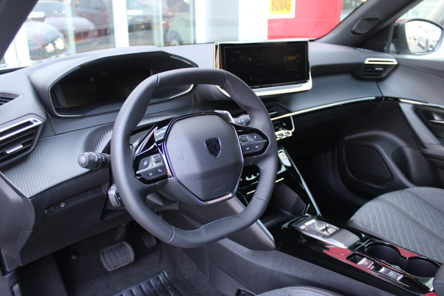 Peugeot 2008 1.2 Hybrid 136PK AUTOMAAT ALLURE | NIEUWE AUTO! | KEYLESS ENTRY/START | PARKEERSENSOREN VOOR + ACHTER  | 17" LICHTMETALEN VELGEN | ADAPTIVE CRUISE CONTROL | CLIMATE CONTROL | STOEL VERWARMING | DRAADLOZE APPLE CARPLAY/ANDROID AUTO |